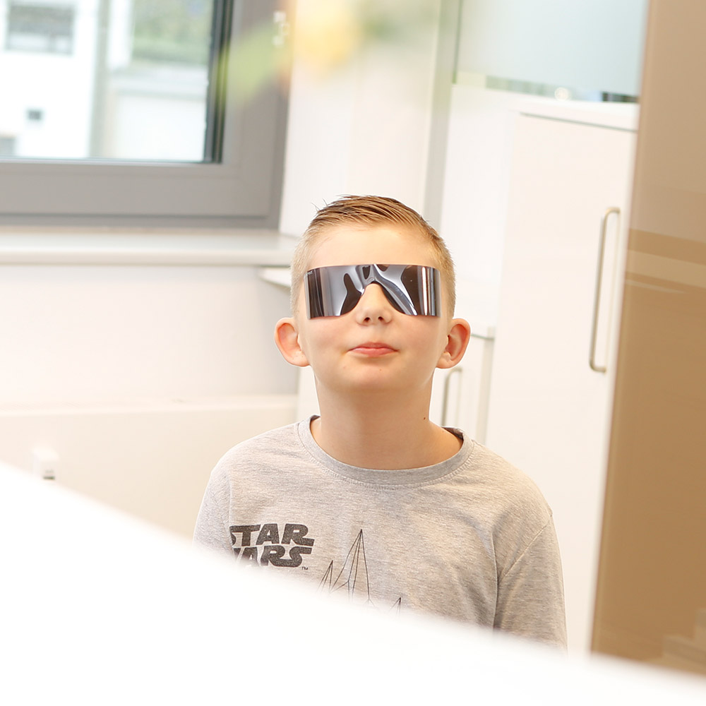 Laser Zahnarzt Langenhagen – Behandlung nur mit Schutzbrille